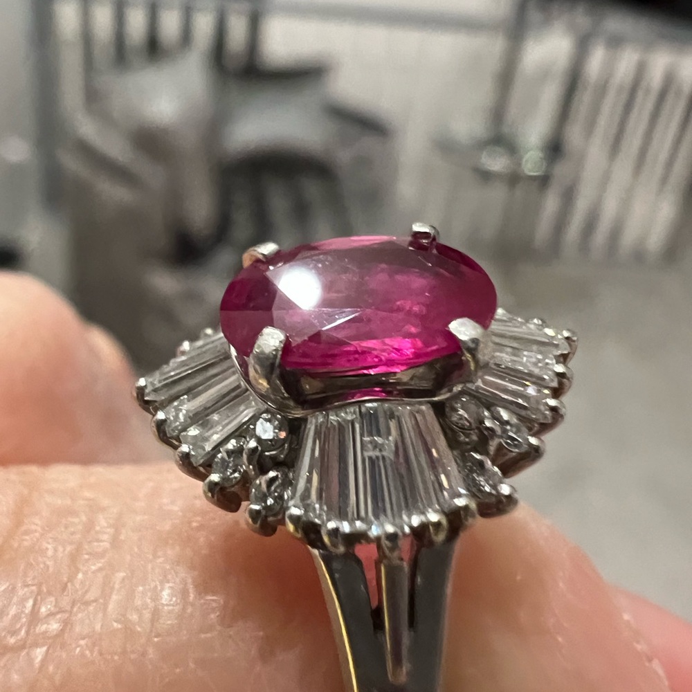 Ruby and diamond platinum ring - Picture 9 of 13